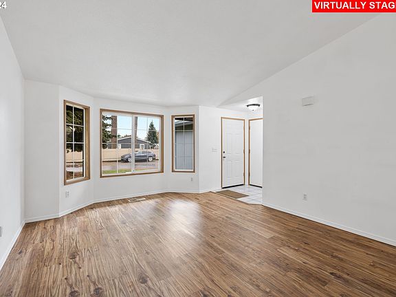 5th image of 15806 NE 76th St