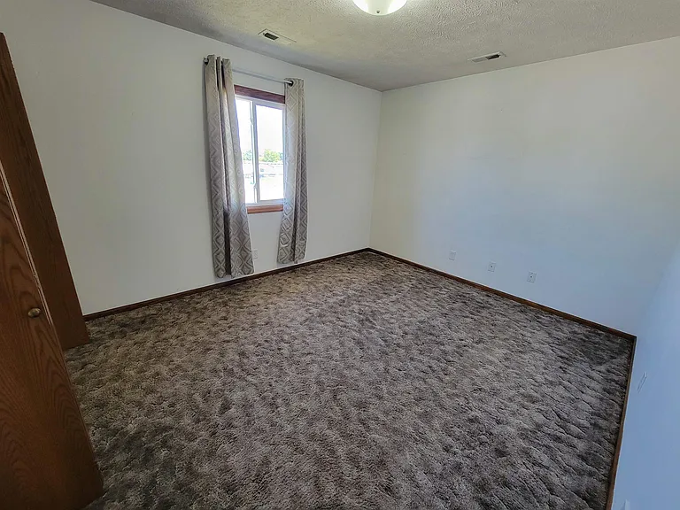 1620 E G St #6 — Photo 10