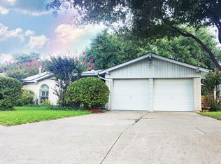 529 Forrest Hill Ln, Grand Prairie, TX 75052