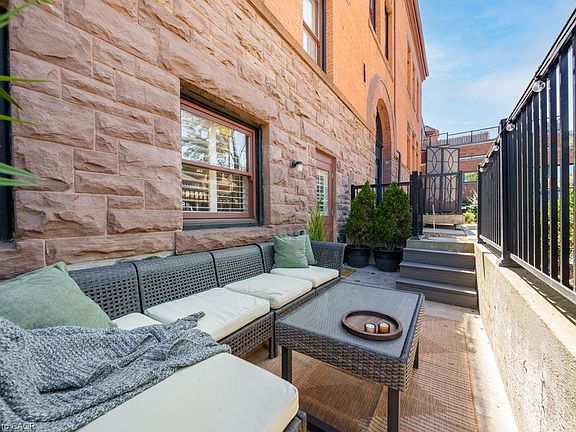 4th image of 200 Stinson St #103