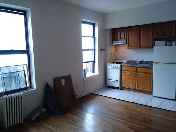 2nd image of 246 Bradhurst Ave APT 54