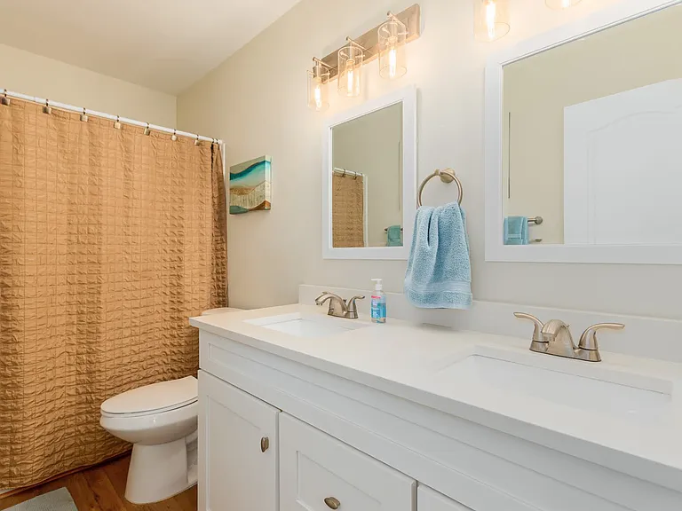 1949 E Inverness Cir — Photo 16