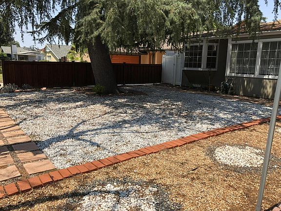 4th image of 22447 Clarendon St