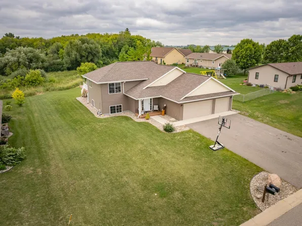 619 W 7th Ave, Osakis, MN 56360