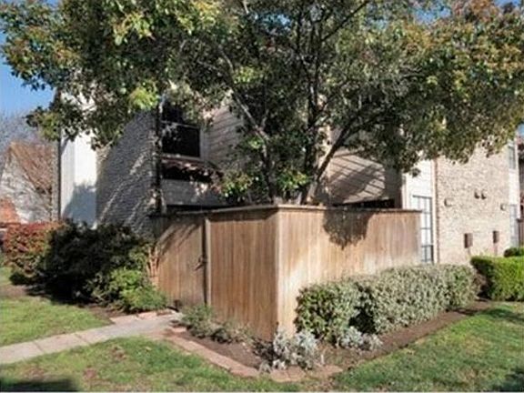 Entry to the unit