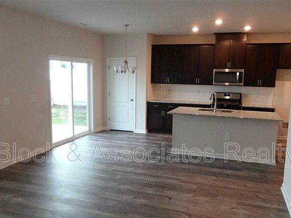 5th image of 86 Sweet Olive St