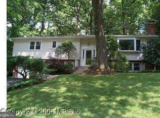 9122 Santayana Dr, Fairfax, VA 22031