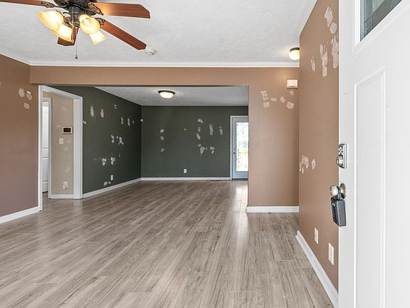3rd image of 2035 Windmeade Dr