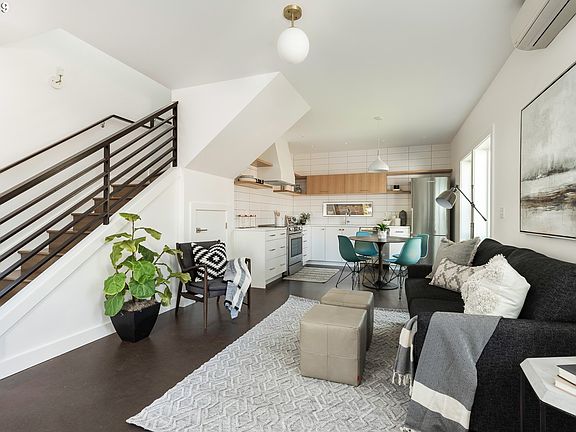 3rd image of 6537 NE 6th Ave #B