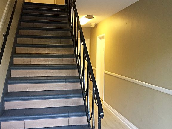 2nd image of 2555 S Sepulveda Blvd APT 8