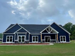 172 McLendon Rd, Fort Mitchell, AL 36856