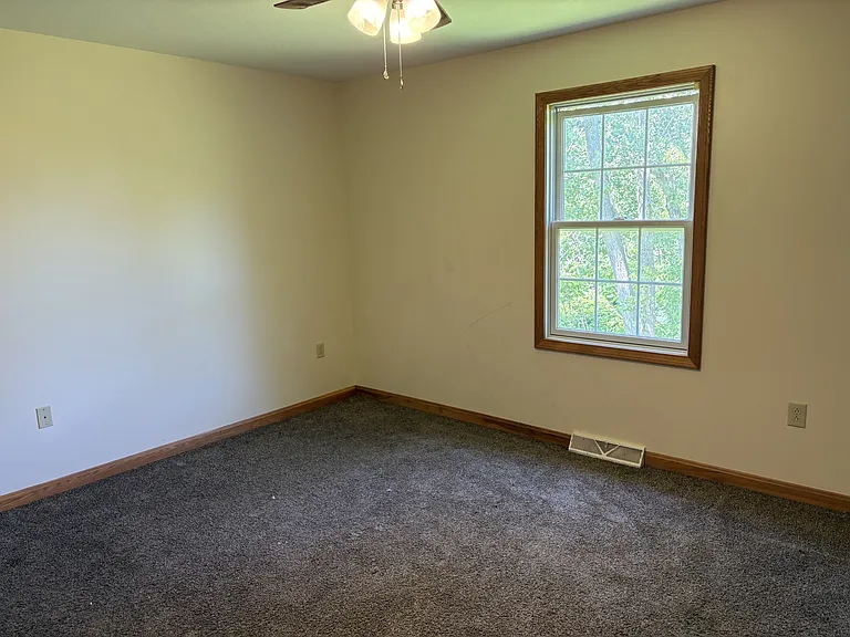 4165 Pine Ave — Photo 9