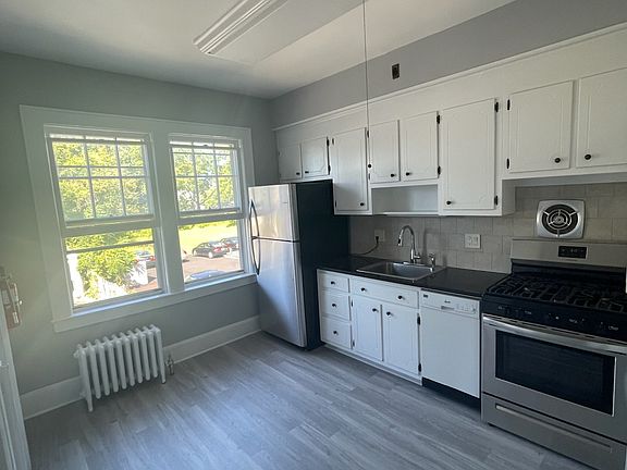 5th image of 217 E High St Floor 1