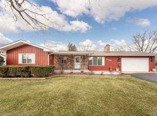 9150 Hamburg Rd, Brighton, MI 48116