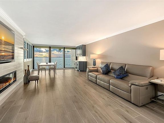 5th image of 101 SUNSET DRIVE #103