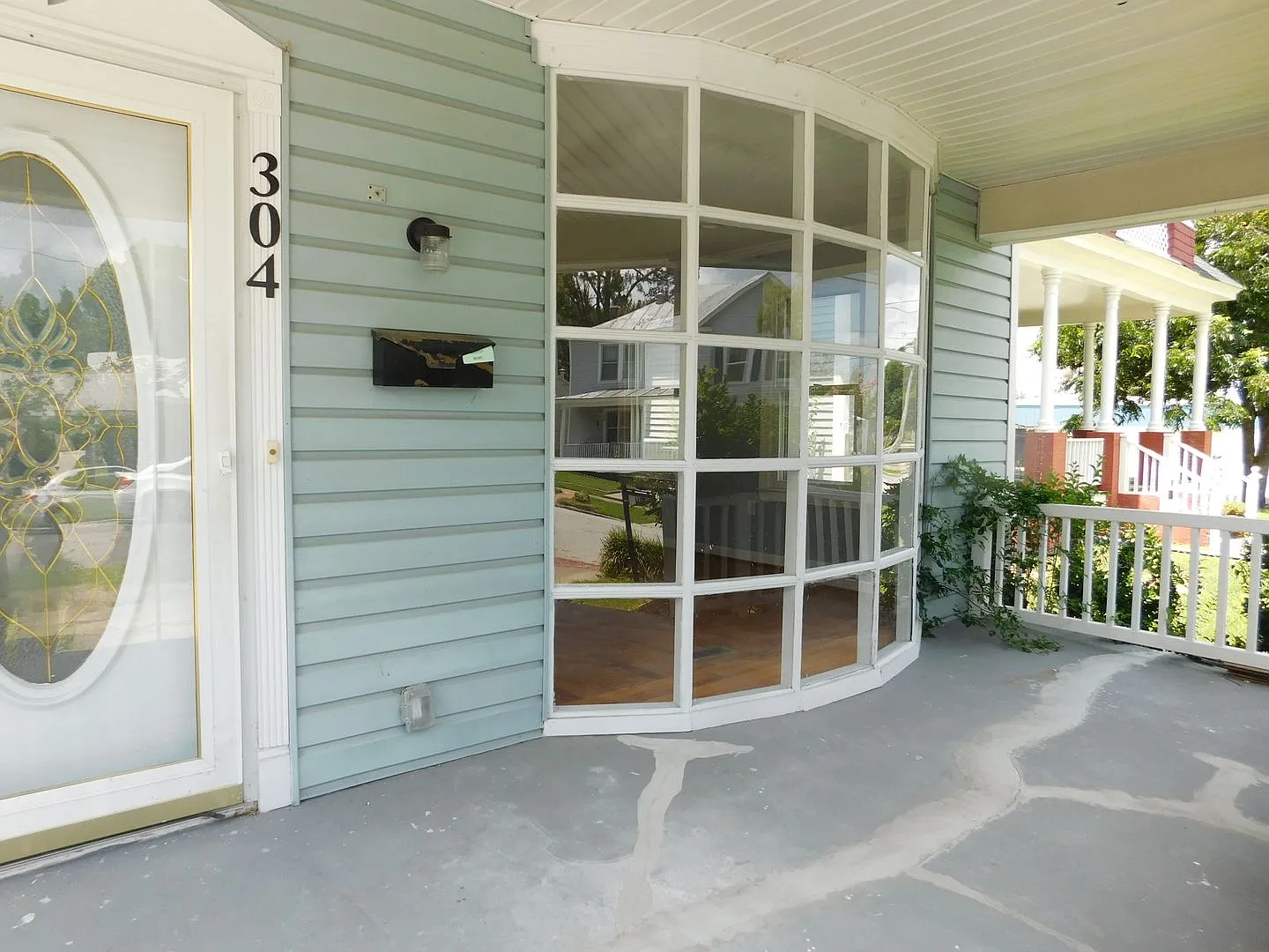 304 Avenue A - 2 Story Home in the Riverside Historic District of New Bern! — Photo 4