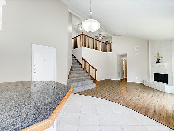 2nd image of 5255 Beaverbrook Dr