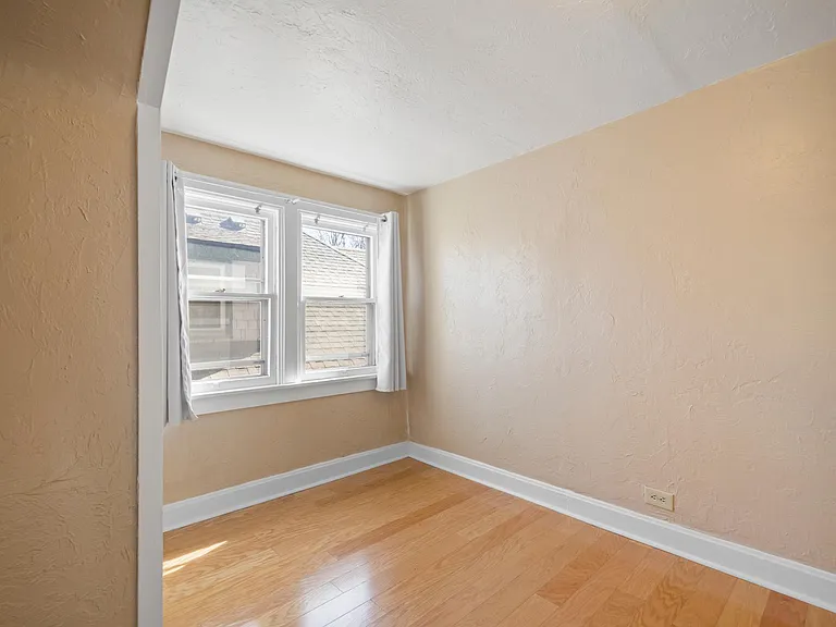 2615 E 12th Ave — Photo 14