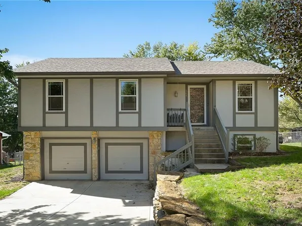 604 Brookridge Dr, Harrisonville, MO 64701