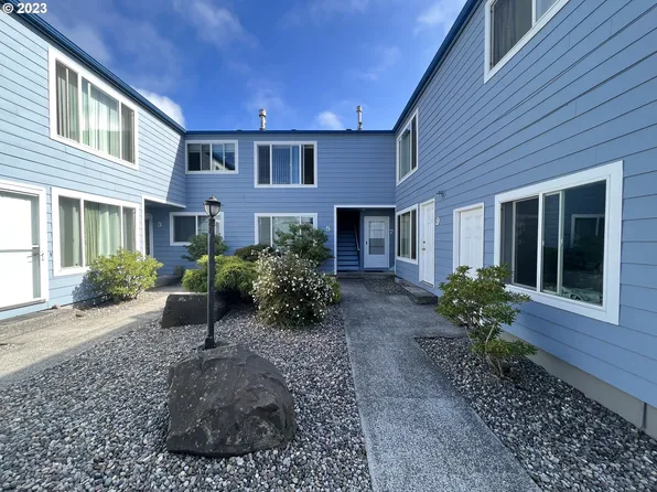 870 S Holladay Dr APT 7, Seaside, OR 97138