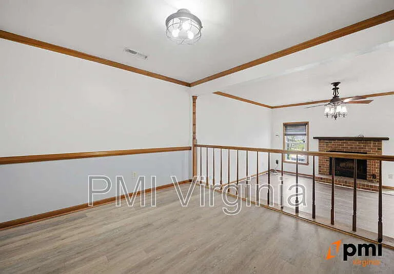 202 Stonehall Ct — Photo 3
