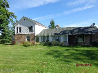 1804 Thirteen Mile Rd, Tekonsha, MI 49092