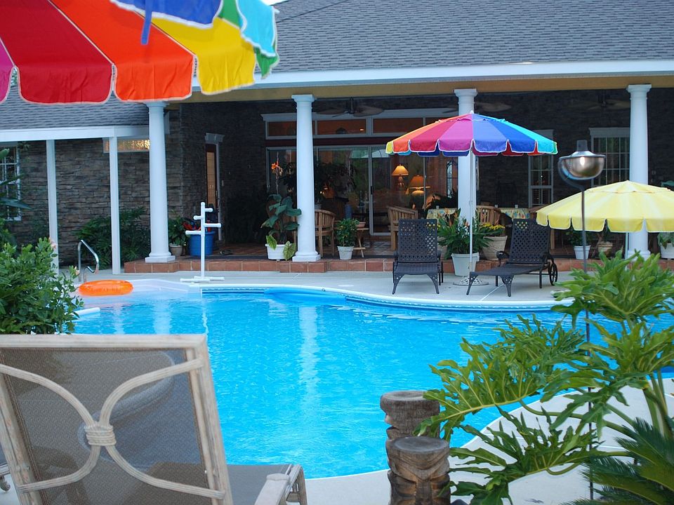 2nd image of 16600 Seascape St
