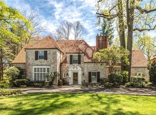 8 Rittenhouse Rd, Bronxville, NY 10708