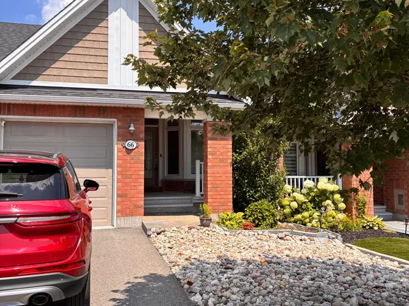 66 Kayenta St, Ottawa, ON K2S 2K7
