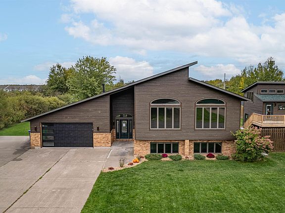4th image of 5202 Ogden Ave