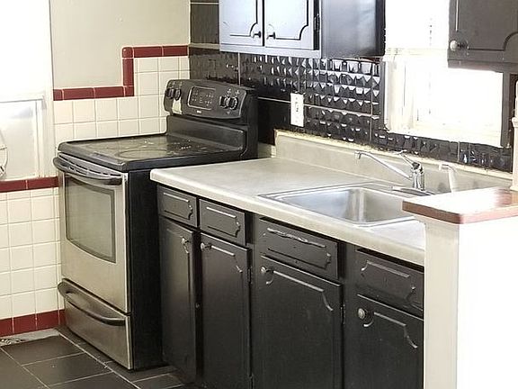 2nd image of 6151 Lillian Ave