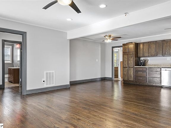 4th image of 4 Rosewood Way