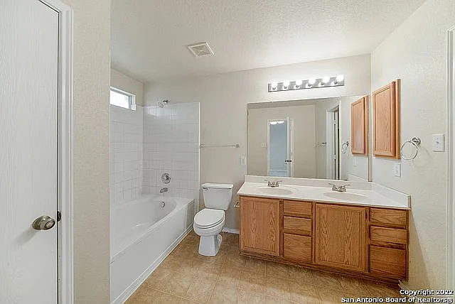 5035 Royal Stable — Photo 13