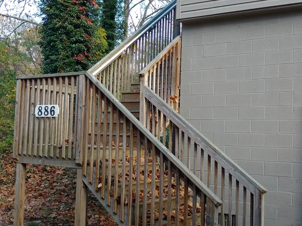 886 Drager Rd, Columbia, PA 17512