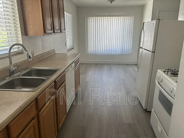 1747 C St #B — Photo 5