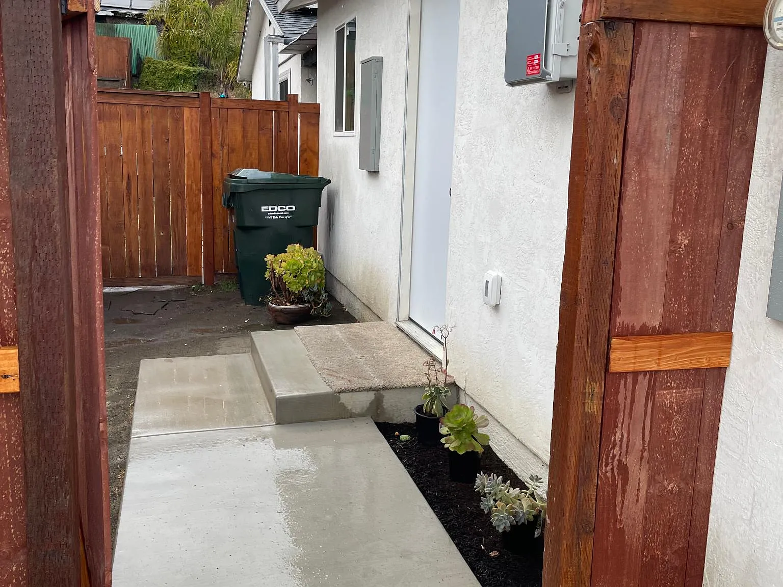 423 Palmbark St — Photo 2