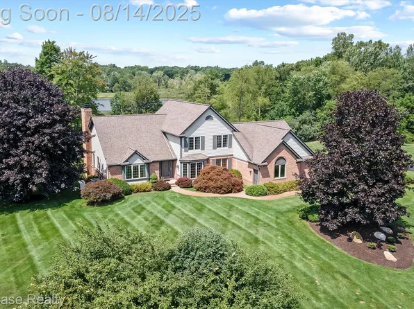 5265 Oak Hill Trl, Commerce Township, MI 48382