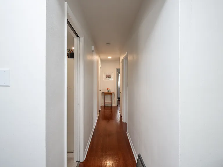 9403 W Capitol Dr — Photo 5