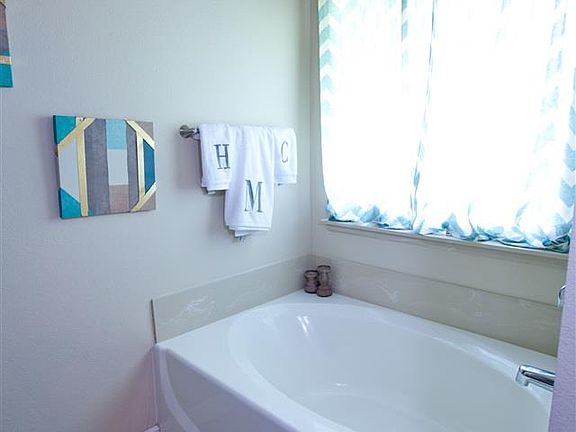 3rd image of 2544 Meadowland Ct