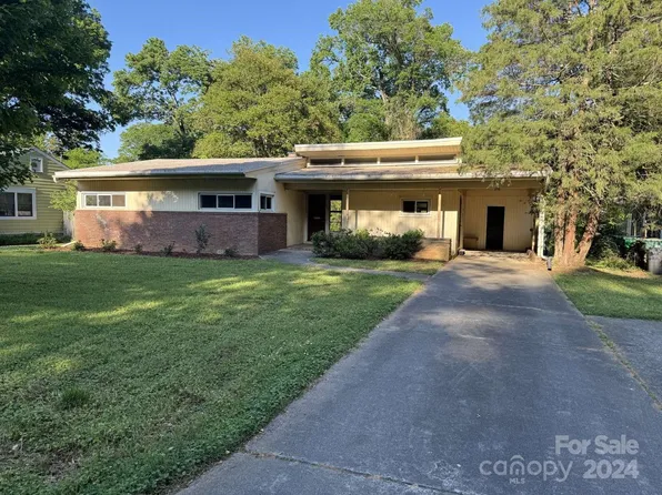4521 Wentworth Pl, Charlotte, NC 28209