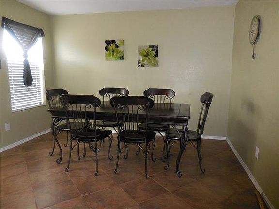 5th image of 813 Preston Dr