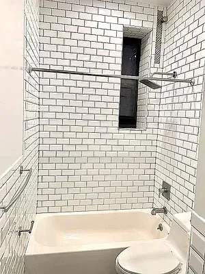 Rented by Max Apt LLC | media 25