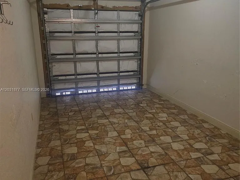 1461 SW 40th Ter #1 — Photo 5