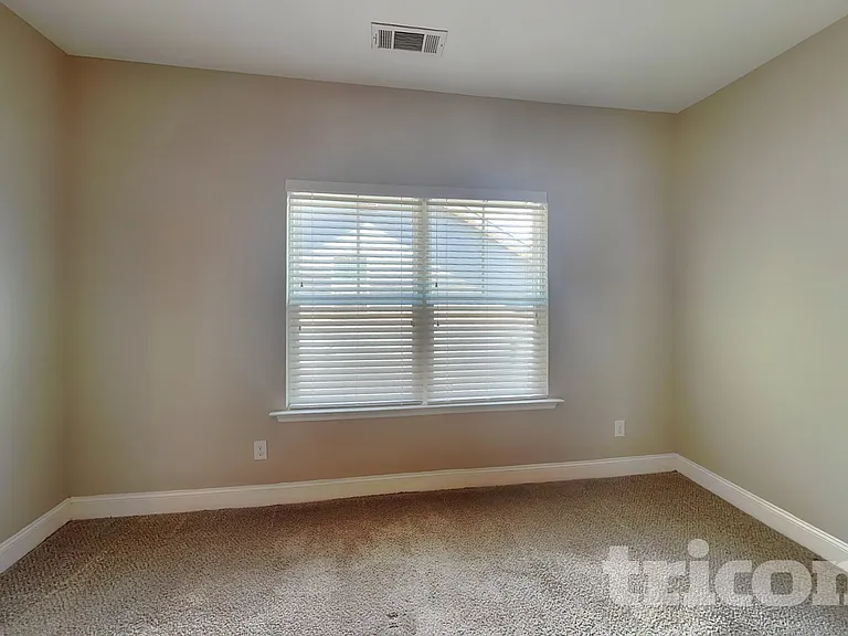 115 Orchard Ln — Photo 10