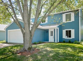 214 Albert Dr, Vernon Hills, IL