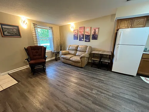 204 W Railroad St #5 Photo 1