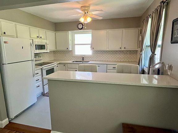 3rd image of 2608 Willow St