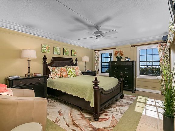 4th image of 318 NE Edgewater Dr #318