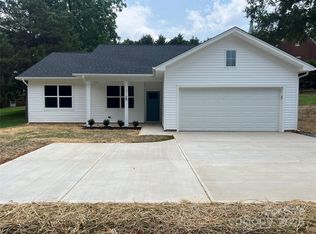 210 Johnson St, Troutman, NC 28116