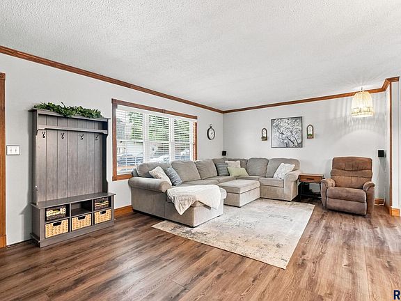 4th image of 5825 W 50th St